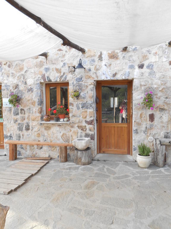 Azienda Agrituristica Risveglio Naturale Varese Ligure Eksteriør bilde
