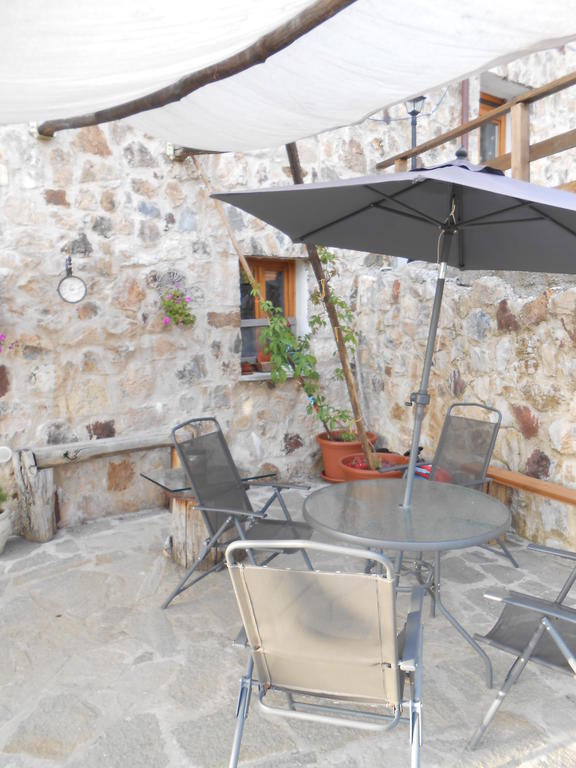 Azienda Agrituristica Risveglio Naturale Varese Ligure Eksteriør bilde