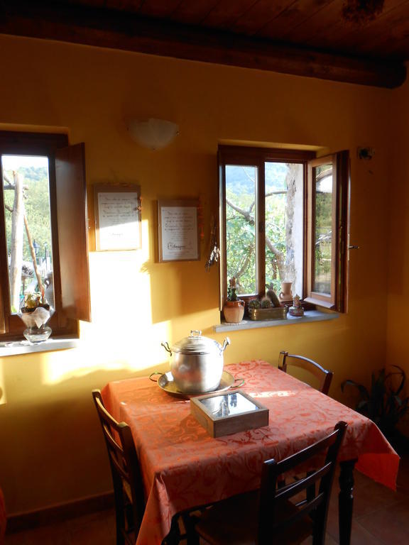 Azienda Agrituristica Risveglio Naturale Varese Ligure Eksteriør bilde